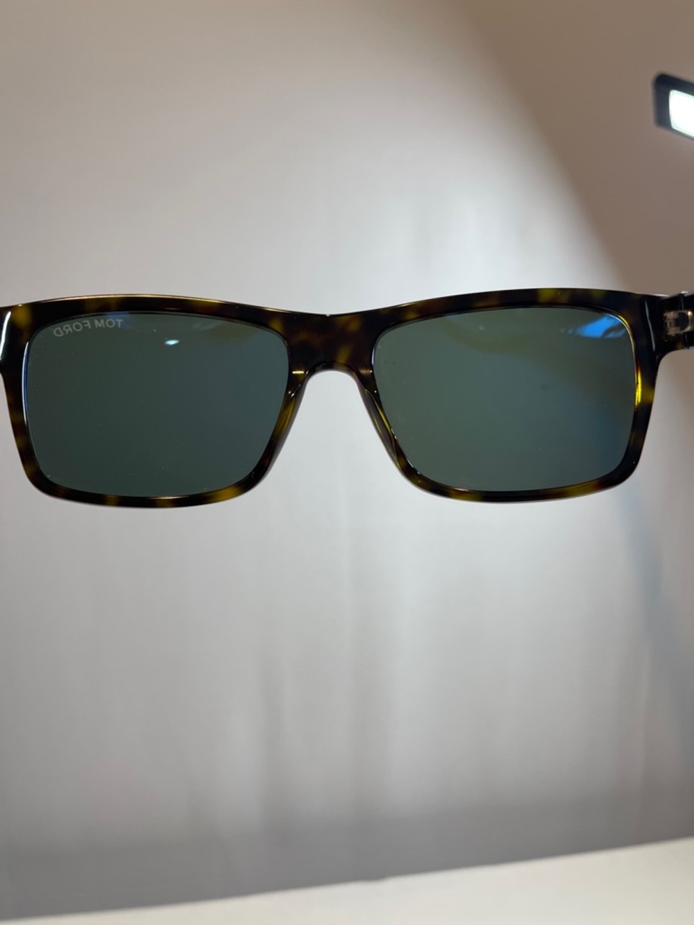 Tom Ford 58-18-135 Augusts Tortoiseshell Frame Sunglasses with Green Lenses - Picture 7 of 11